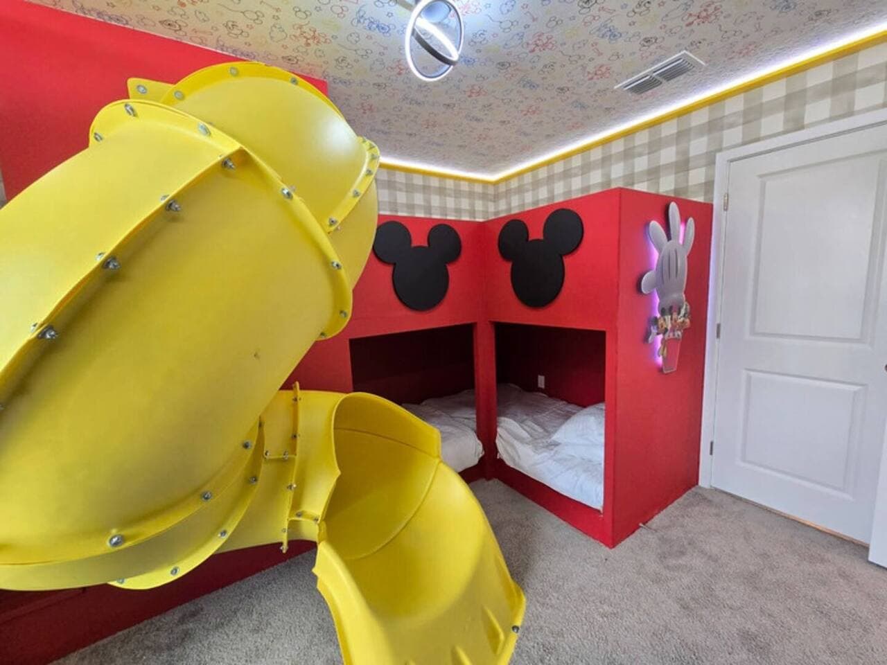 Solara Minions & Mickey Retreat — themed room