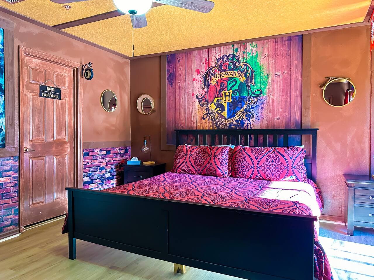Reunion Harry Potter & Star Wars Retreat — themed room